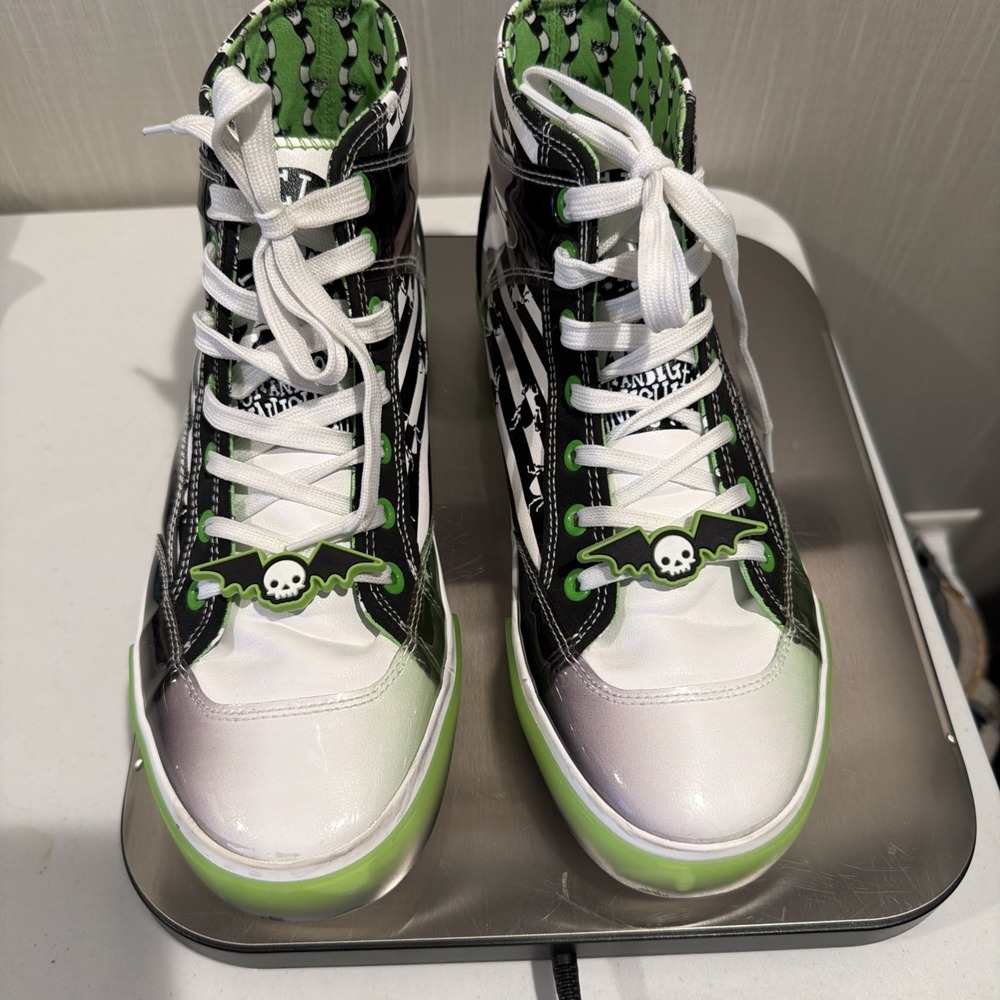 Edgy Black and White High-Top Sneakers with Green Accents - Picture 3 of 9